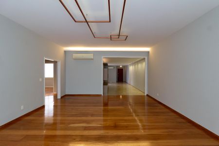 Apartamento para alugar com 180m², 3 quartos e 1 vagaSala