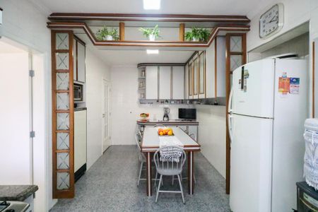 Apartamento à venda com 127m², 3 quartos e 2 vagas Apartamento à venda com 127m², 3 quartos e 2 vagasCozinha