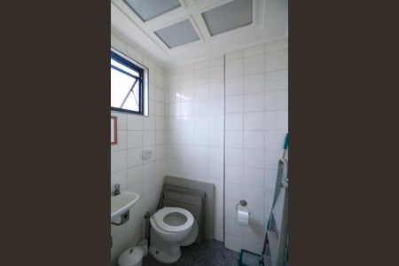 Apartamento à venda com 127m², 3 quartos e 2 vagas Apartamento à venda com 127m², 3 quartos e 2 vagasBanheiro da Área de Serviço