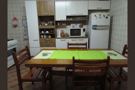 Casa à venda com 180m², 3 quartos e 2 vagasCozinha