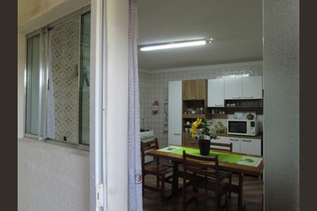 Casa à venda com 180m², 3 quartos e 2 vagasCozinha