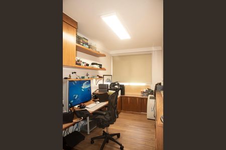 Apartamento à venda com 184m², 3 quartos e 3 vagasEscritório