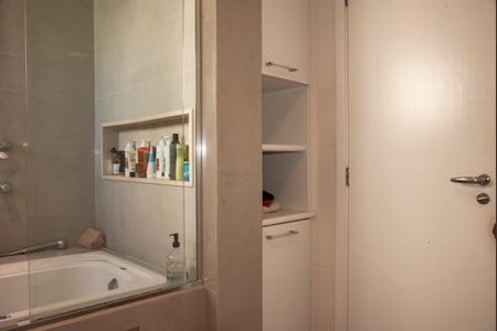 Apartamento à venda com 184m², 3 quartos e 3 vagasBanheiro da Suíte 3