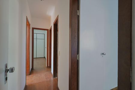 Corredor de apartamento para alugar com 5 quartos, 250m² em Funcionários, Belo Horizonte