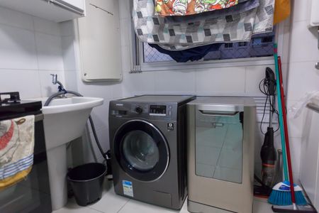 Apartamento à venda com 74m², 2 quartos e 2 vagas Apartamento à venda com 74m², 2 quartos e 2 vagasÁrea de Serviço