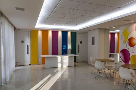 Apartamento à venda com 74m², 2 quartos e 2 vagas Apartamento à venda com 74m², 2 quartos e 2 vagasÁrea comum - Salão de festas 2