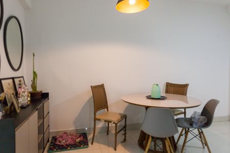 Apartamento à venda com 74m², 2 quartos e 2 vagas Apartamento à venda com 74m², 2 quartos e 2 vagasSala