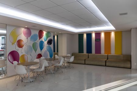 Apartamento à venda com 74m², 2 quartos e 2 vagas Apartamento à venda com 74m², 2 quartos e 2 vagasÁrea comum - Salão de festas 2