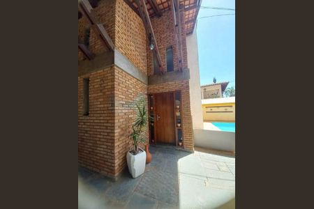 Casa à venda com 278m², 5 quartos e 4 vagas