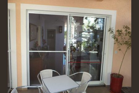 Casa de condomínio à venda com 239m², 4 quartos e 4 vagas