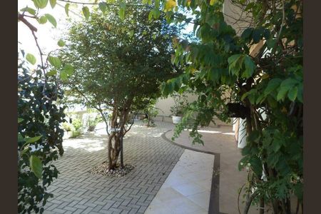 Casa de condomínio à venda com 239m², 4 quartos e 4 vagas