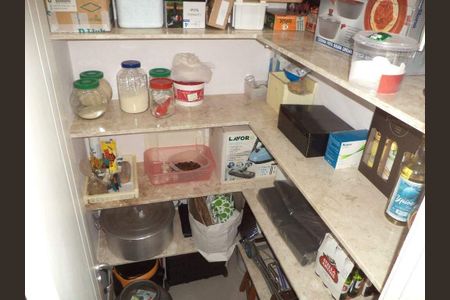 Casa de condomínio à venda com 239m², 4 quartos e 4 vagas