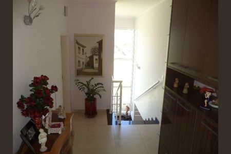 Casa de condomínio à venda com 239m², 4 quartos e 4 vagas