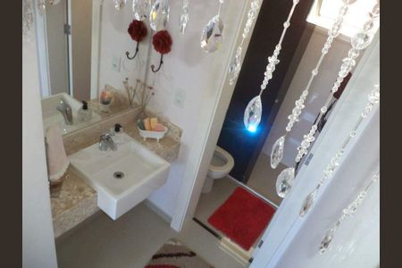 Casa de condomínio à venda com 239m², 4 quartos e 4 vagas