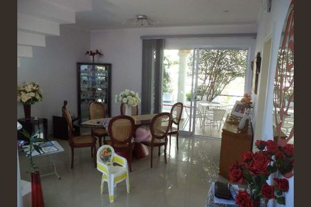 Casa de condomínio à venda com 239m², 4 quartos e 4 vagas