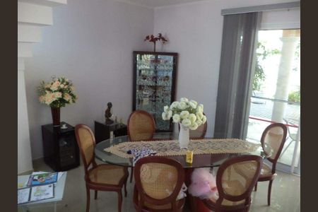 Casa de condomínio à venda com 239m², 4 quartos e 4 vagas