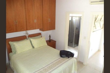 Casa de condomínio à venda com 239m², 4 quartos e 4 vagas