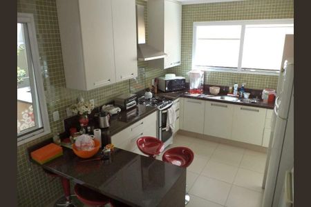 Casa de condomínio à venda com 239m², 4 quartos e 4 vagas