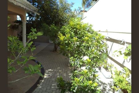 Casa de condomínio à venda com 239m², 4 quartos e 4 vagas