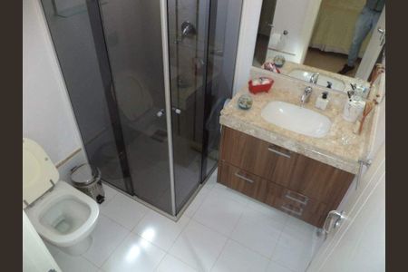 Casa de condomínio à venda com 239m², 4 quartos e 4 vagas