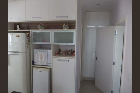 Casa de condomínio à venda com 239m², 4 quartos e 4 vagas