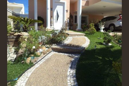 Casa de condomínio à venda com 239m², 4 quartos e 4 vagas