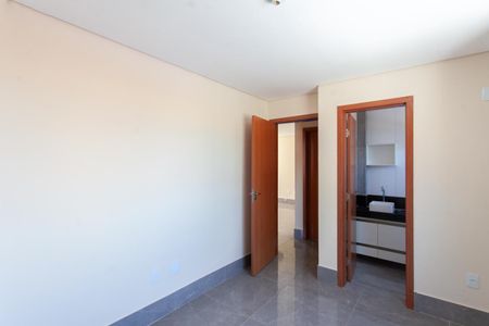 Suíte de apartamento para alugar com 3 quartos, 160m² em Planalto, Belo Horizonte