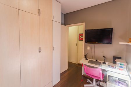 Apartamento à venda com 105m², 3 quartos e 2 vagasQuarto 2