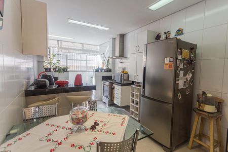 Apartamento à venda com 105m², 3 quartos e 2 vagasCozinha