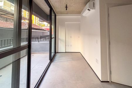 Varanda de kitnet/studio à venda com 1 quarto, 23m² em Cerqueira César, São Paulo