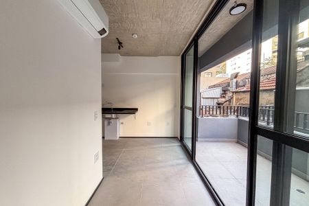 Varanda de kitnet/studio à venda com 1 quarto, 23m² em Cerqueira César, São Paulo