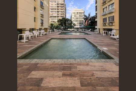 Apartamento à venda com 75m², 3 quartos e 1 vaga Apartamento à venda com 75m², 3 quartos e 1 vagaÁrea comum - Piscina