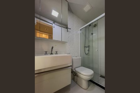 Apartamento à venda com 75m², 3 quartos e 1 vaga Apartamento à venda com 75m², 3 quartos e 1 vagaBanheiro social