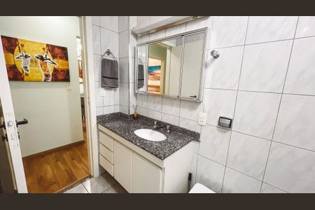 Apartamento à venda com 124m², 3 quartos e 2 vagas Apartamento à venda com 124m², 3 quartos e 2 vagasBanheiro Social