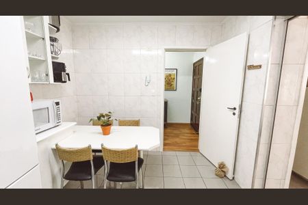Apartamento à venda com 124m², 3 quartos e 2 vagas Apartamento à venda com 124m², 3 quartos e 2 vagasCozinha