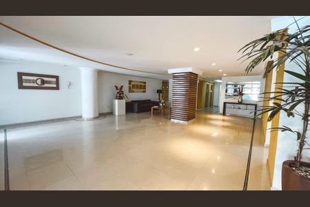 Apartamento à venda com 124m², 3 quartos e 2 vagas Apartamento à venda com 124m², 3 quartos e 2 vagasHall social