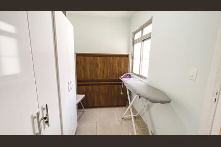 Apartamento à venda com 124m², 3 quartos e 2 vagas Apartamento à venda com 124m², 3 quartos e 2 vagasQuarto de Serviço