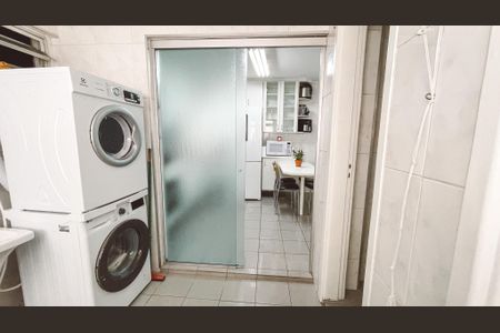 Apartamento à venda com 124m², 3 quartos e 2 vagas Apartamento à venda com 124m², 3 quartos e 2 vagasÁrea de Serviço