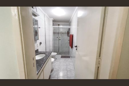 Apartamento à venda com 124m², 3 quartos e 2 vagas Apartamento à venda com 124m², 3 quartos e 2 vagasBanheiro Social