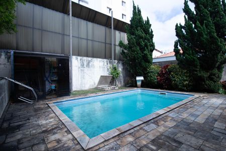 Casa à venda com 402m², 3 quartos e 5 vagas Casa à venda com 402m², 3 quartos e 5 vagasPiscina