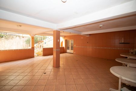 Casa à venda com 402m², 3 quartos e 5 vagas Casa à venda com 402m², 3 quartos e 5 vagasÁrea comum
