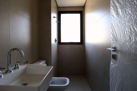 Apartamento à venda com 70m², 2 quartos e 2 vagasBanheiro da Suíte