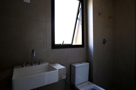 Apartamento à venda com 70m², 2 quartos e 2 vagasBanheiro da Suíte 2