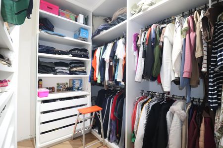 Apartamento à venda com 180m², 3 quartos e 2 vagasCloset da Suíte