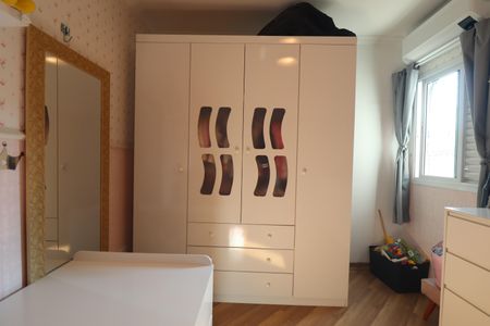 Apartamento à venda com 180m², 3 quartos e 2 vagasQuarto 