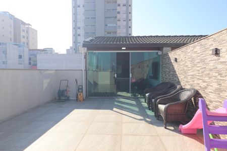 Apartamento à venda com 180m², 3 quartos e 2 vagasCobertura