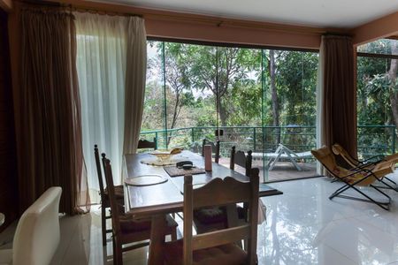 Sala de Jantar de casa de condomínio à venda com 3 quartos, 350m² em Retiro do Chale, Brumadinho