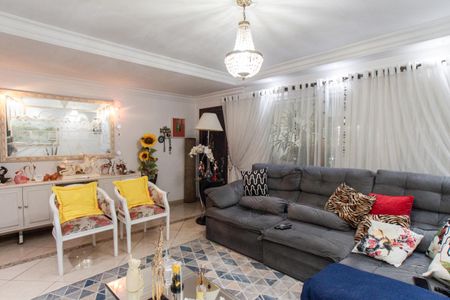 Casa à venda com 100m², 3 quartos e 2 vagasSala