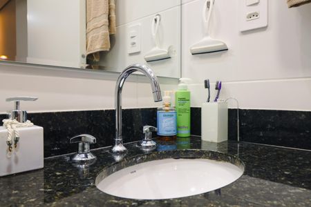 Apartamento à venda com 58m², 2 quartos e 2 vagas Apartamento à venda com 58m², 2 quartos e 2 vagasBanheiro da Suíte