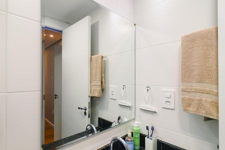 Apartamento à venda com 58m², 2 quartos e 2 vagas Apartamento à venda com 58m², 2 quartos e 2 vagasBanheiro da Suíte